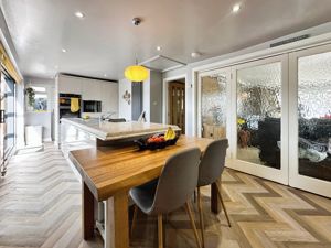 Kitchen/Diner- click for photo gallery
